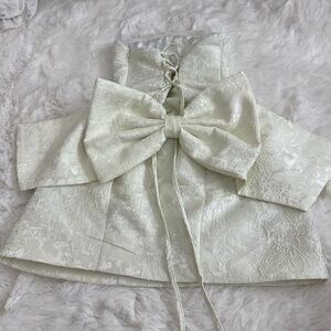 Elegant White Mini Dress with Bow Detail